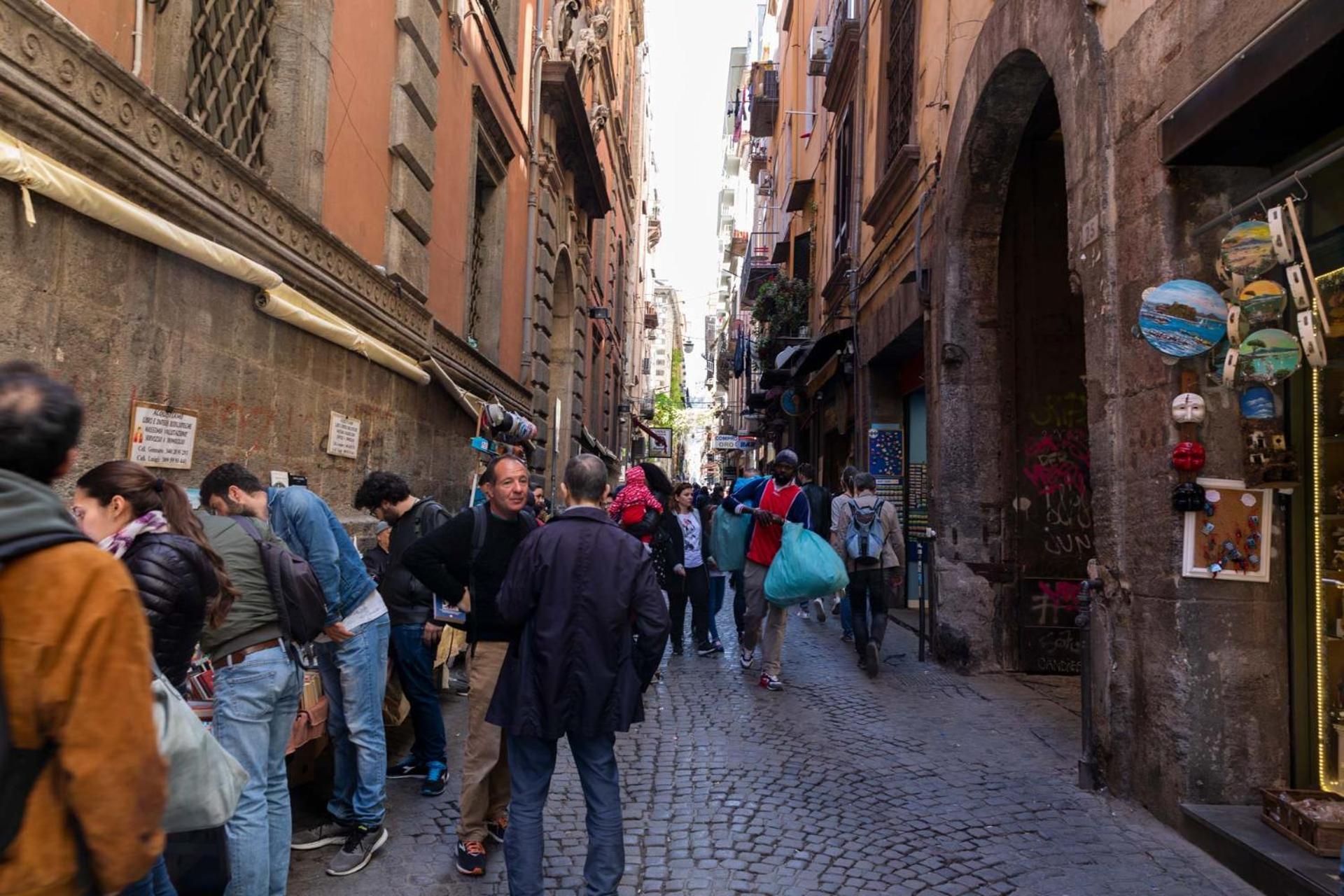 Spaccanapoli Casa Tre Santi ภายนอก รูปภาพ